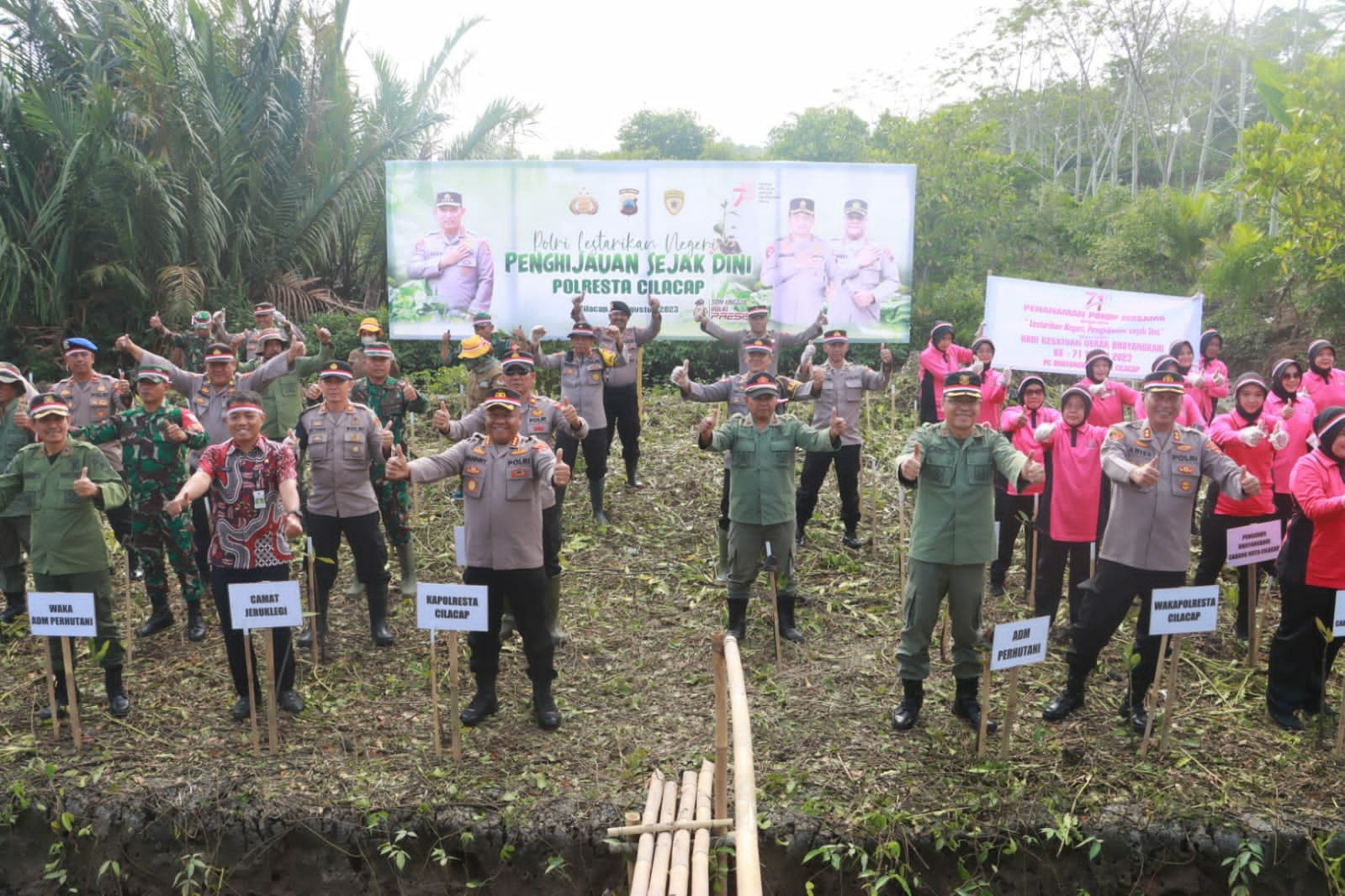 Peringati Hari Kemerdekaan Ke – 78 RI , Polresta Cilacap Tanam 1000 Pohon Mangrove