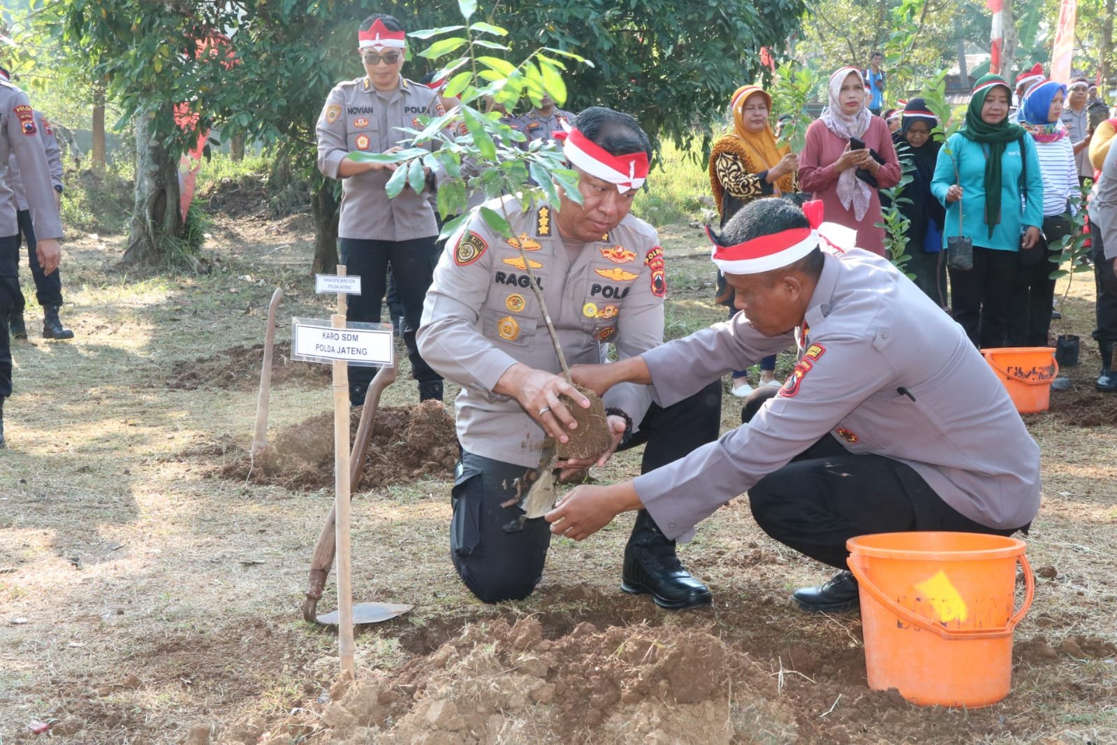 Polda Jateng Bakti Sosial Penghijauan di Lokasi Penyangga Air Kota Semarang