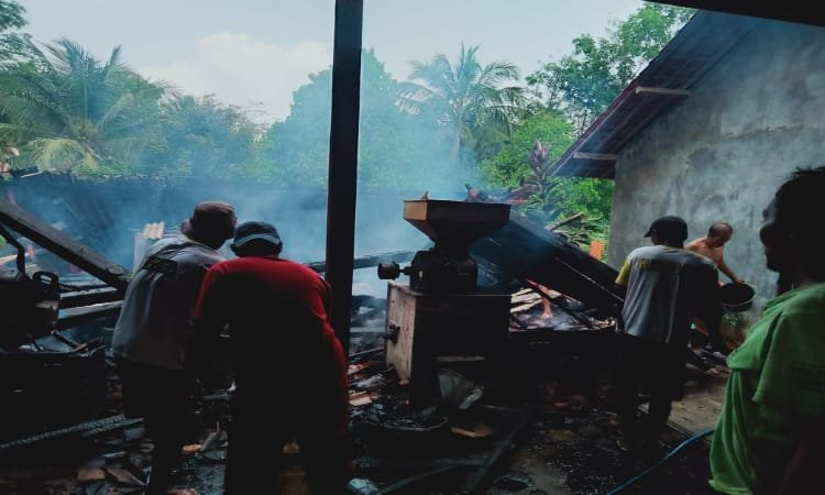 Tempat Penggilingan Padi Ludes Terbakar