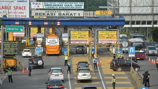 H-7 Natal, lalu lintas di gerbang tol Cikampek naik 23 persen