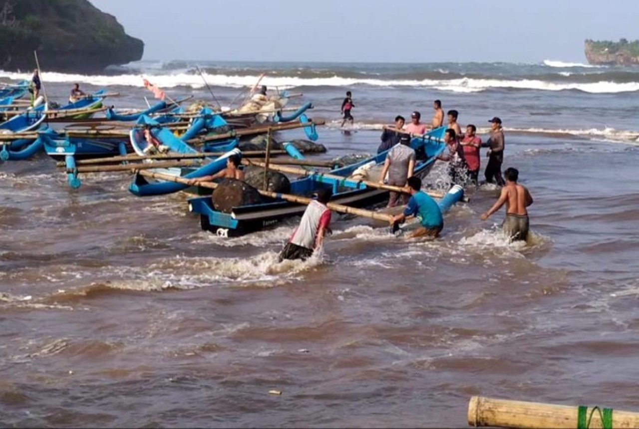 BMKG ingatkan nelayan waspadai tinggi gelombang perairan Banten