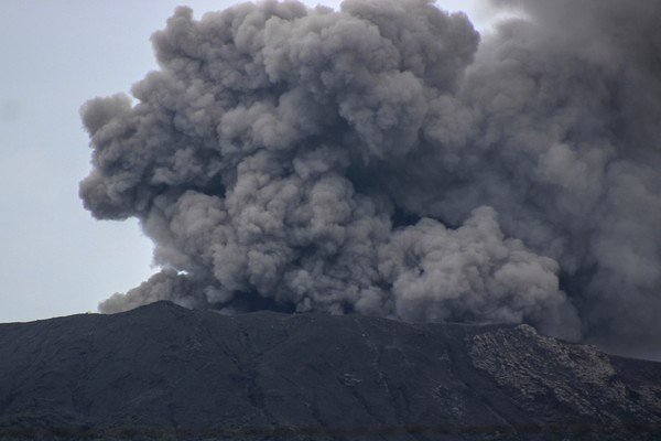 Gunung Marapi meletus lagi keluarkan Suara keras